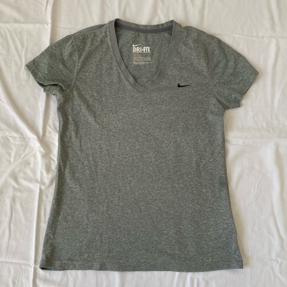 EUC - Nike grey space dye short sleeve dry fit shirt